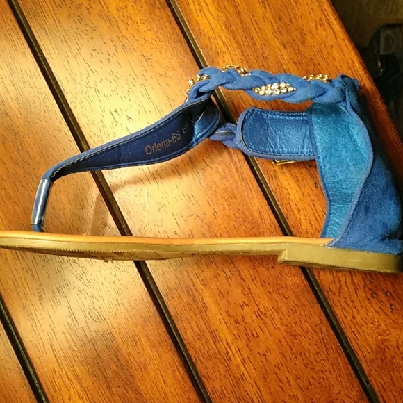 Sandals - Picture 4 of 4